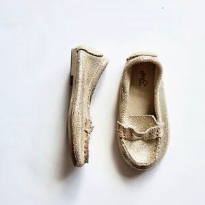 Babygap gold loafers/boat shoes EUC size 6
